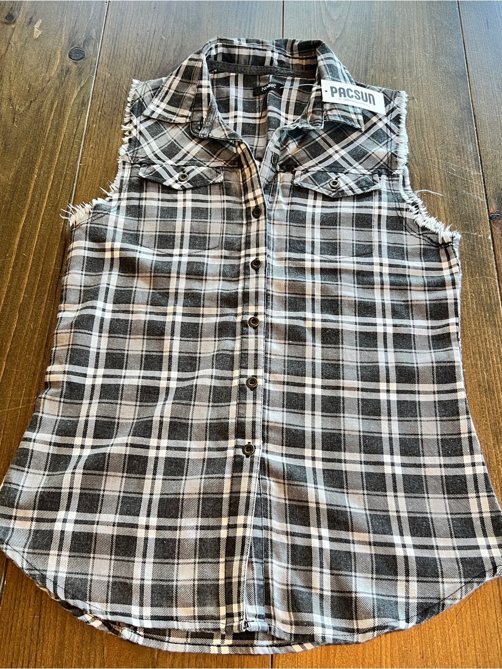PACSUN Women’s Black & White Plaid Sleeveless Button-Up Shirt-xs